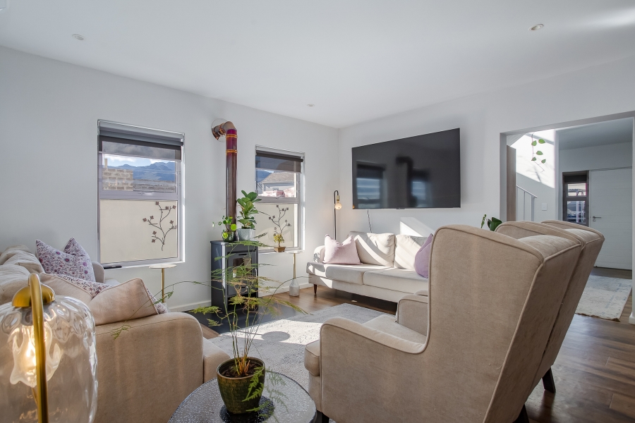 4 Bedroom Property for Sale in Mountain Crest Private Estate Western Cape